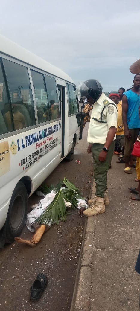 Tragedy in Ogun: Pedestrian Dies After Being Hit by Bus