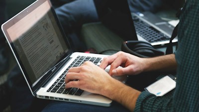 Weekend Software Updates Roll Out for Tech Enthusiasts