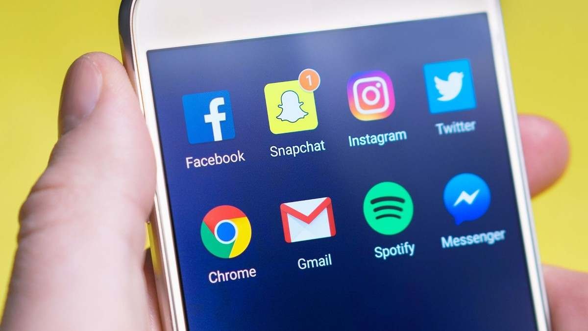 New Law Seeks to Lock Under-16s Out of Social Media